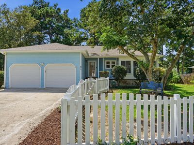 608 Dolphin Drive, Summerville, SC 29485