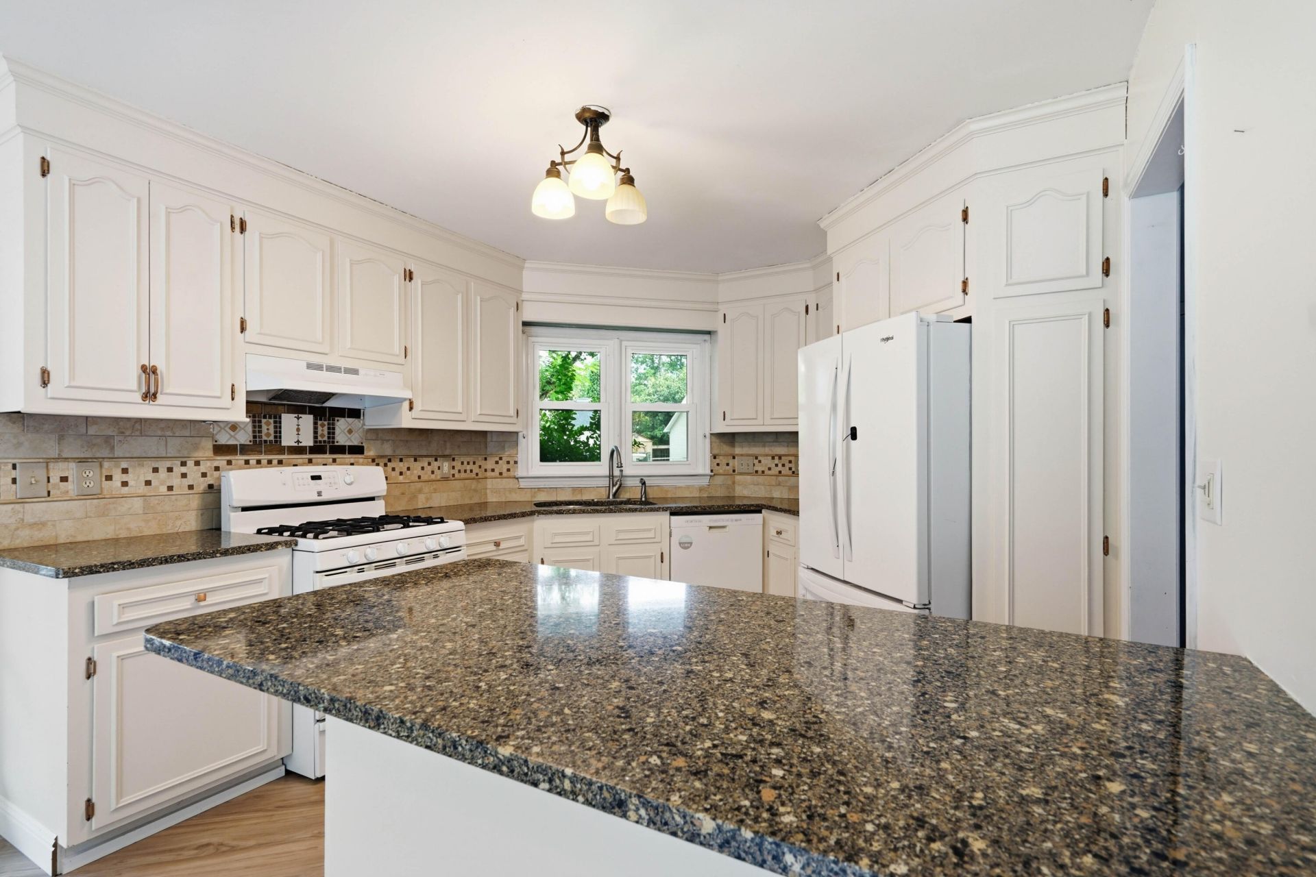 608 Dolphin Drive Photo 11