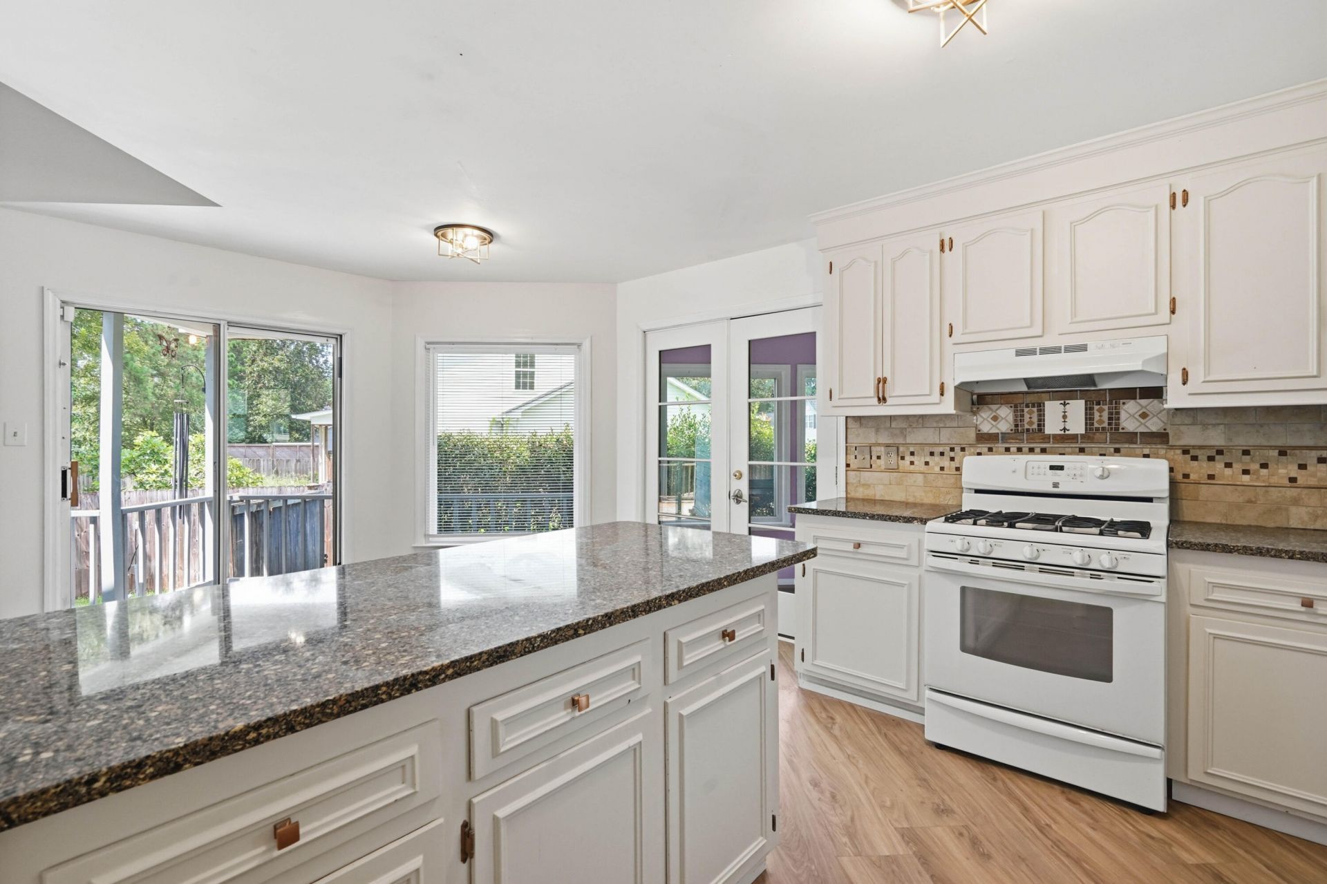 608 Dolphin Drive Photo 13