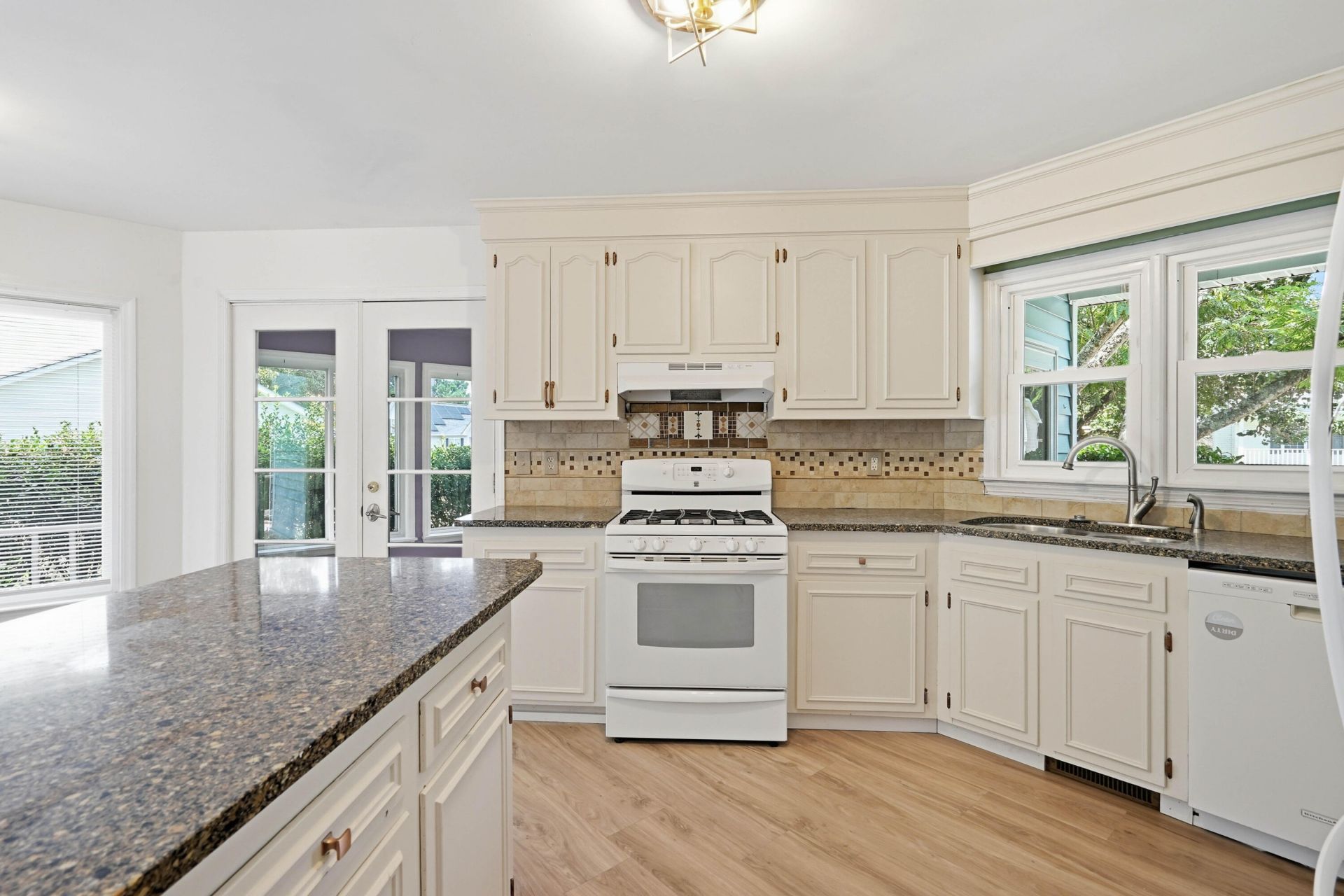 608 Dolphin Drive Photo 14