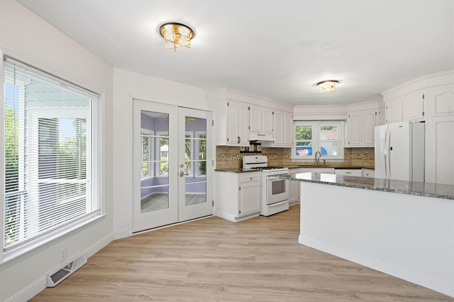 608 Dolphin Drive Photo 18