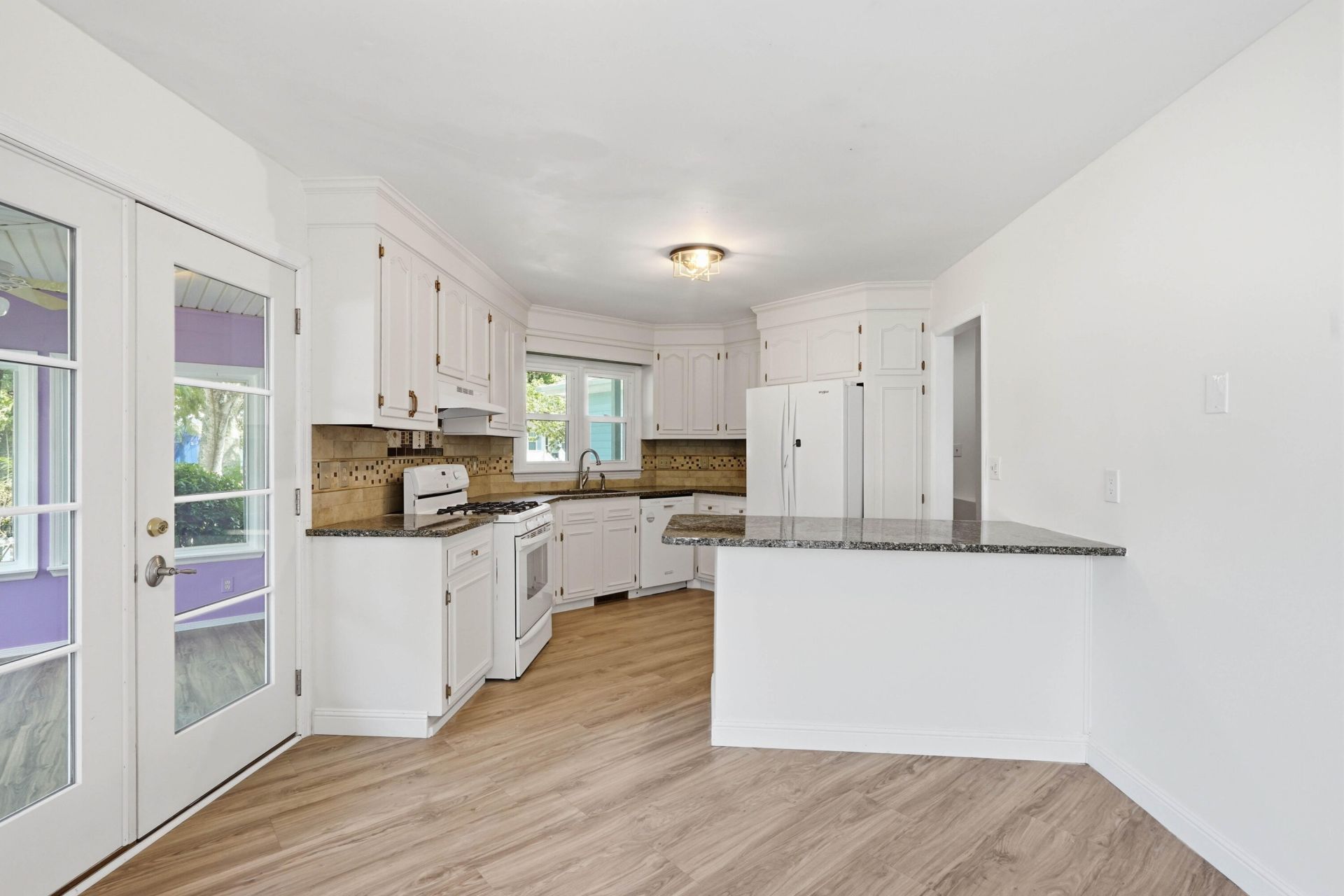 608 Dolphin Drive Photo 19