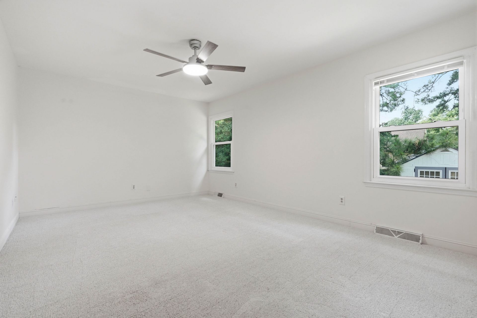 608 Dolphin Drive Photo 23