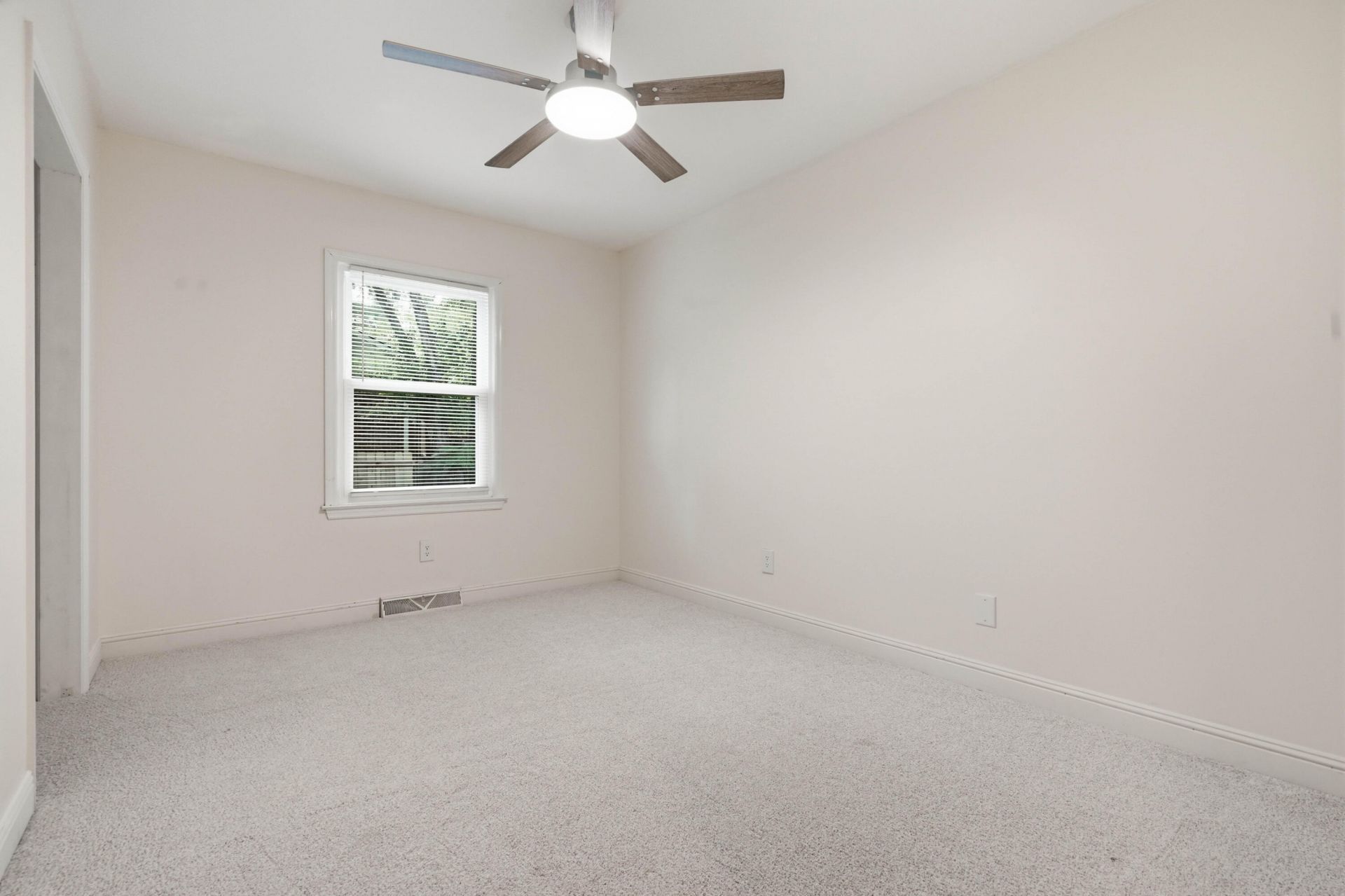 608 Dolphin Drive Photo 30