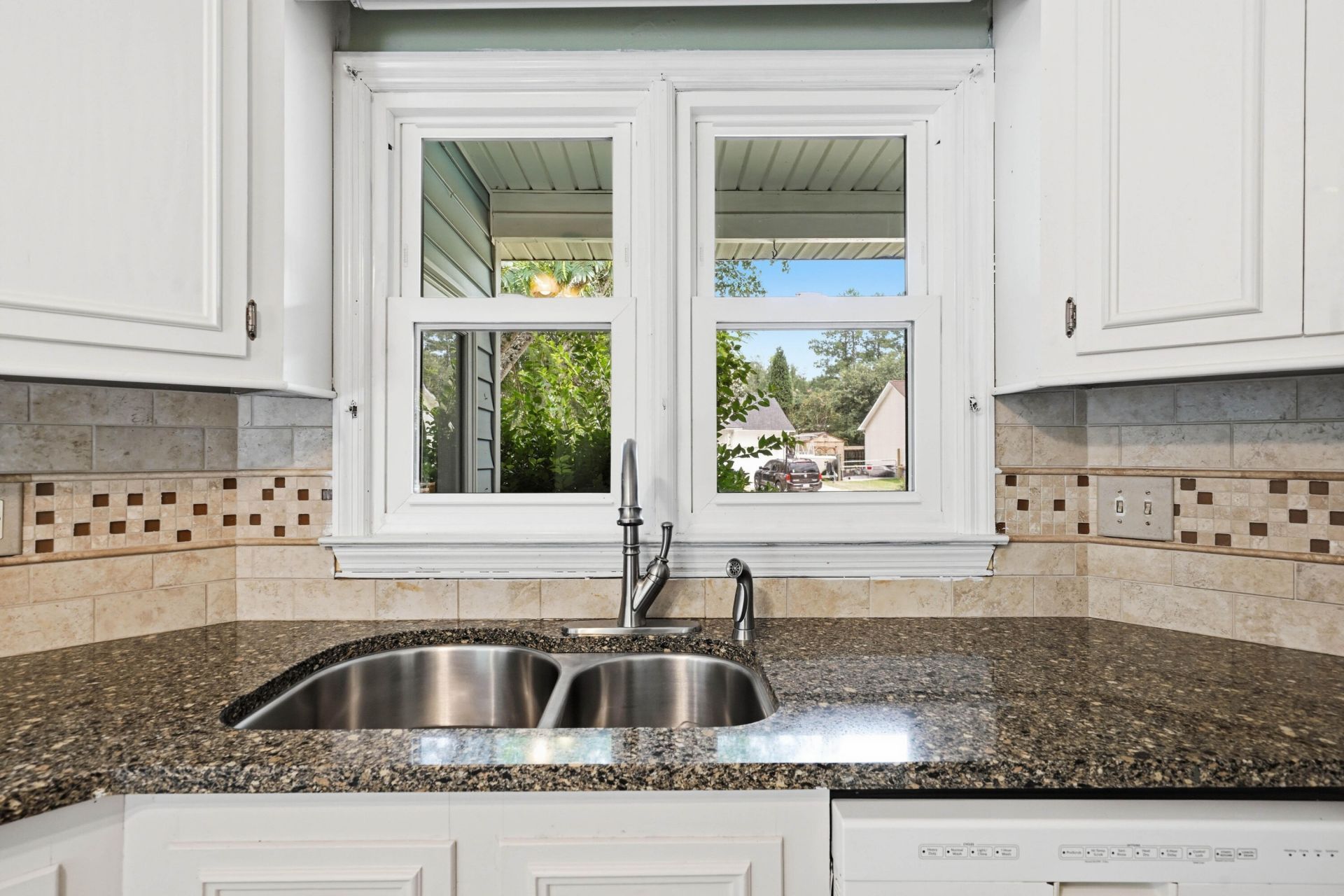 608 Dolphin Drive Photo 8