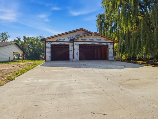 12997 Willowood Drive, Aberdeen, SD 57401