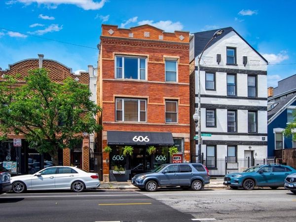 2100 N Damen Avenue, Unit 3F, Chicago, IL 60647
