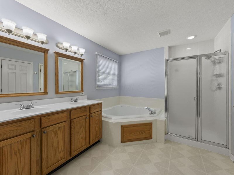 7302 Summerfield Drive, Lewis Center, OH 43035 Photo 20