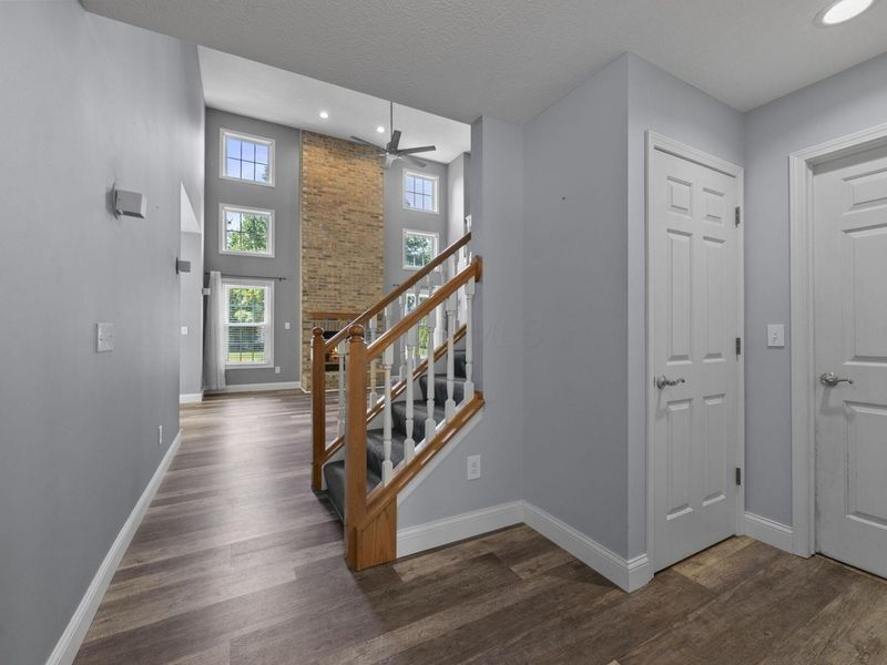 7302 Summerfield Drive, Lewis Center, OH 43035 Photo 3