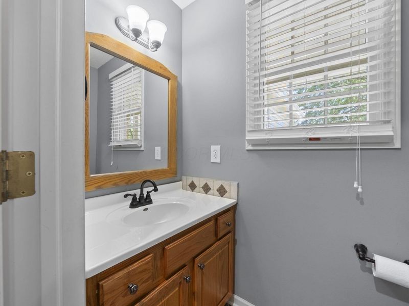 7302 Summerfield Drive, Lewis Center, OH 43035 Photo 5