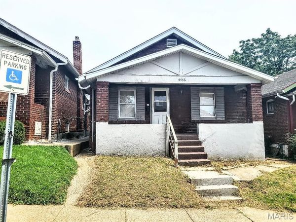 4446 Kenneth Place, St Louis, MO 63115