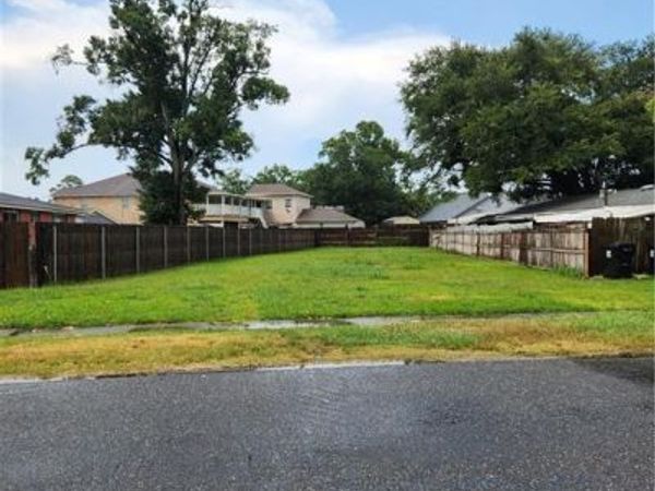 8217 HARRIS Avenue , Harahan, LA 70123