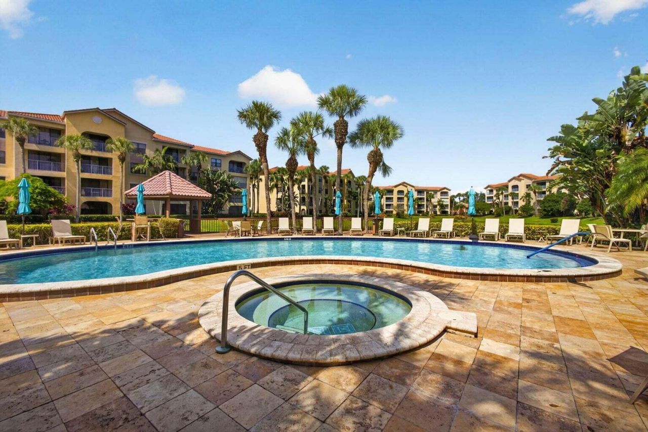 500 Uno Lago Drive, Unit 201, Juno Beach, FL 33408 Photo