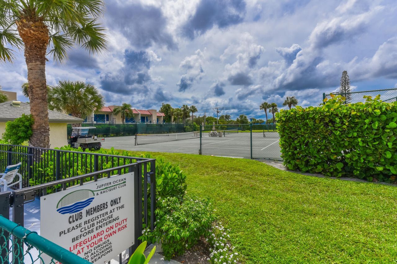 1605 Us-1, Jupiter, FL 33477 Photo