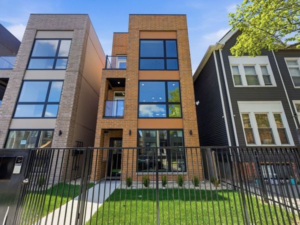4130 S calumet Avenue , Chicago, IL 60653
