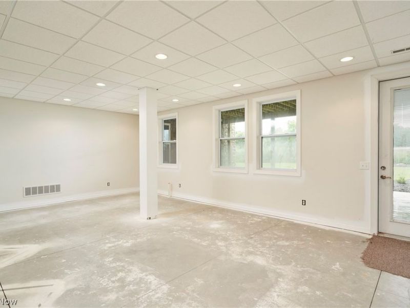 4250 Lynn Road, Ravenna, OH 44266 Photo 18