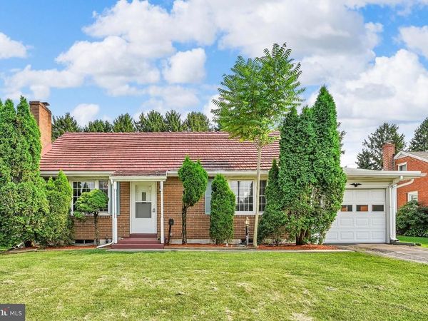 590 COLLEGE GARDEN DRIVE, KUTZTOWN, PA 19530