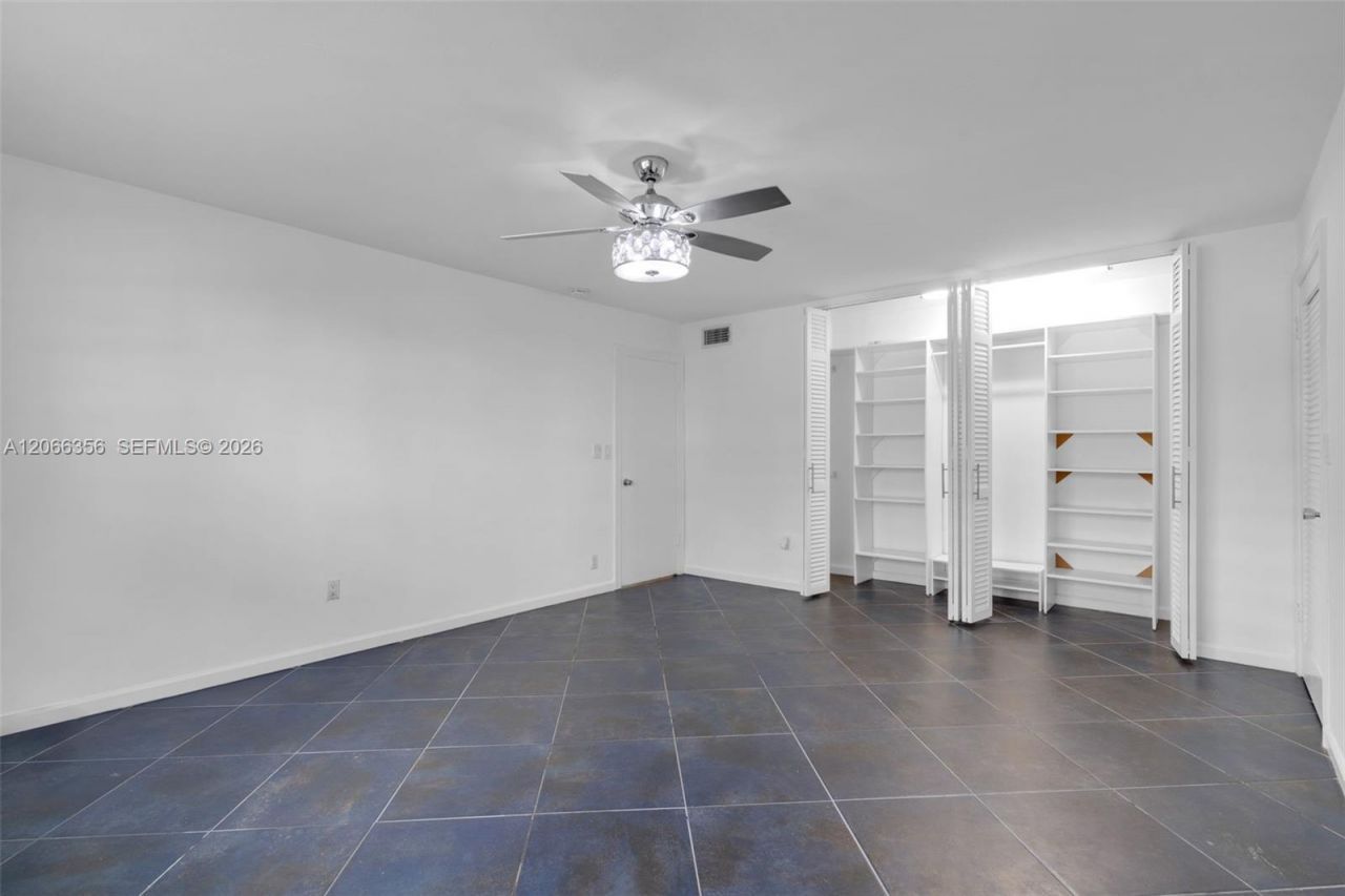 11960 NE 19th Dr , Unit 15, North Miami, FL 33181 Photo