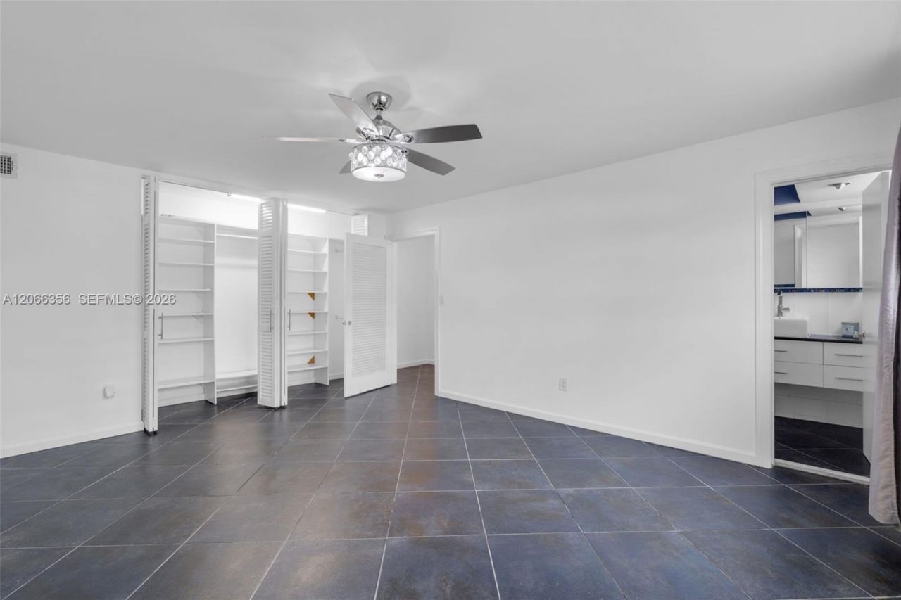 11960 NE 19th Dr , Unit 15, North Miami, FL 33181 Photo