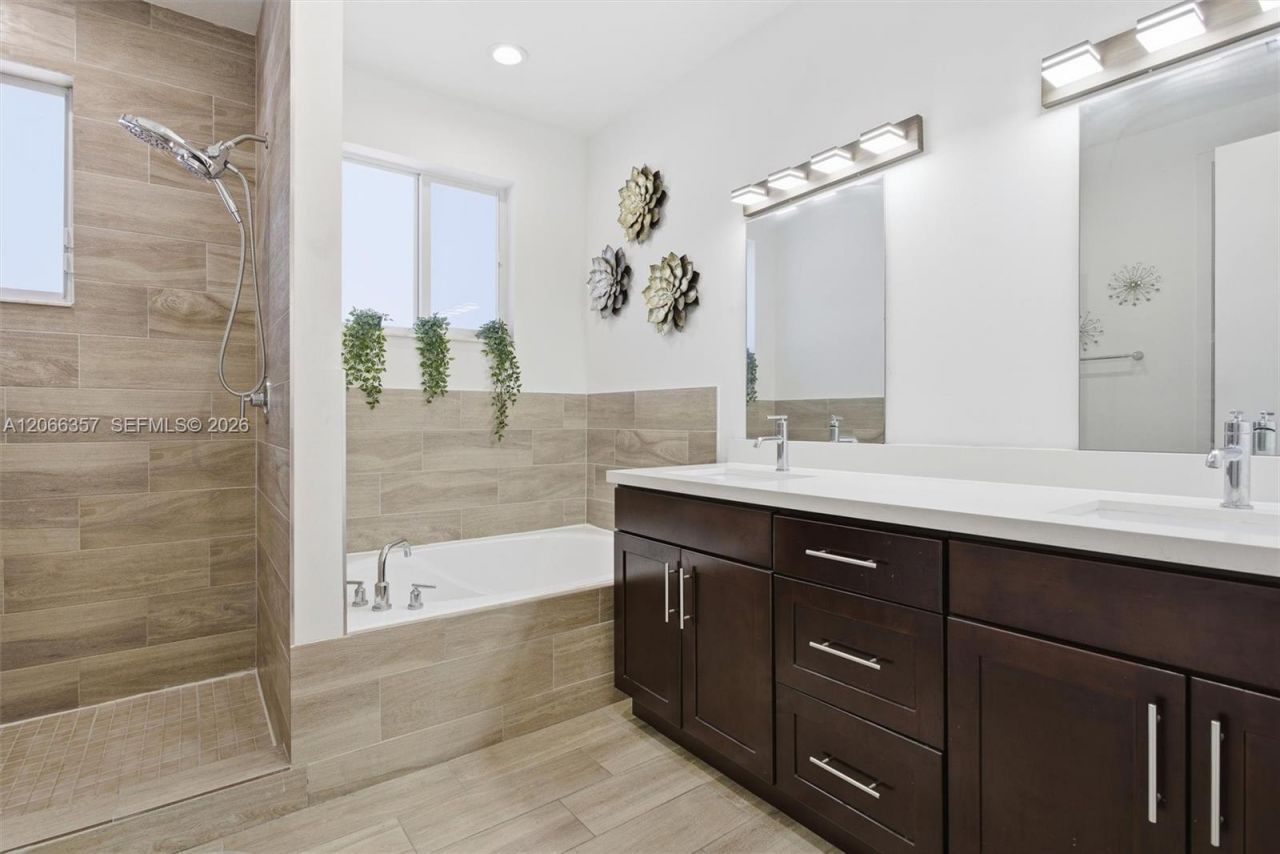 18350 SW 139th Path, Miami, FL 33177 Photo