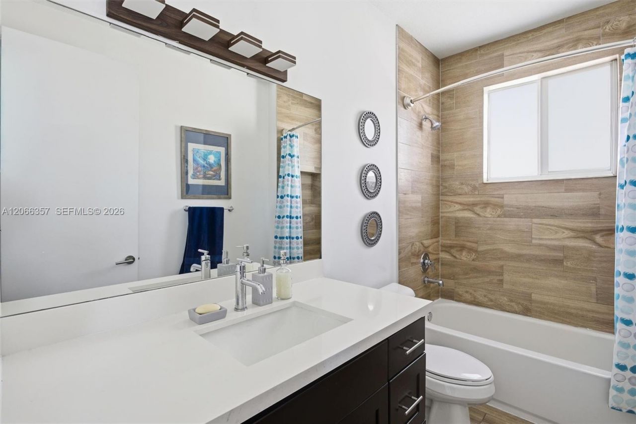 18350 SW 139th Path, Miami, FL 33177 Photo