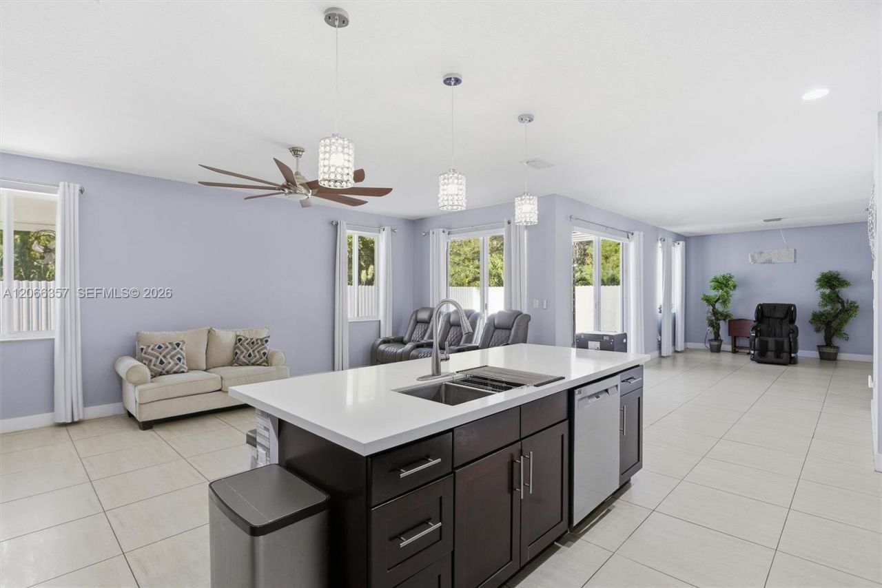 18350 SW 139th Path, Miami, FL 33177 Photo