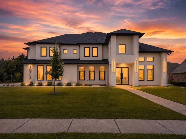 1032 E Parview Circle, Grand Prairie, TX 75104