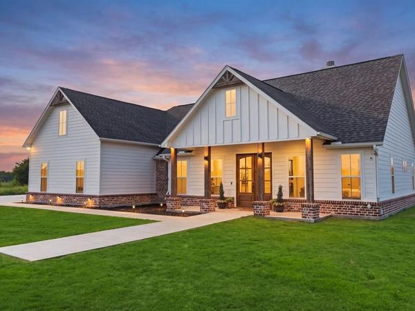 5692 County Road 1093, Celeste, TX 75423