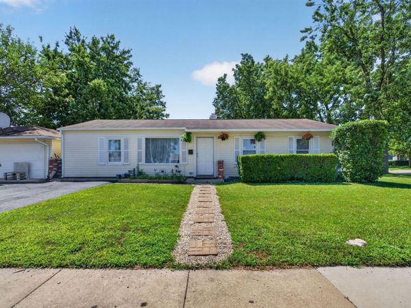 27 Belmont Drive , Romeoville, IL 60446