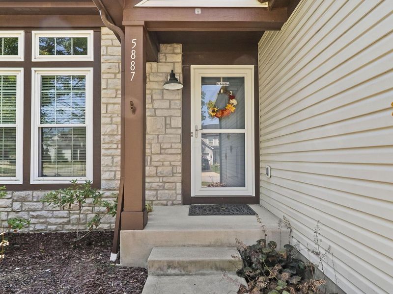 5887 Luccis Court, Columbus, OH 43228 Photo 2