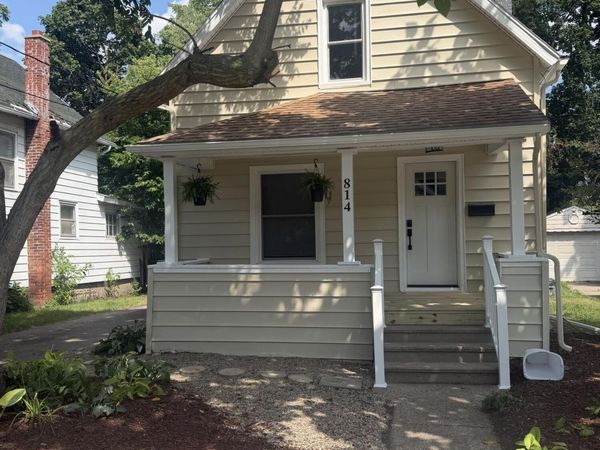 814 Mahlon Street, Lansing, MI 48906