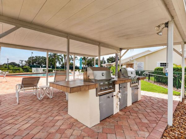 873 LAKE ORCHID Circle, Vero Beach, FL 32962