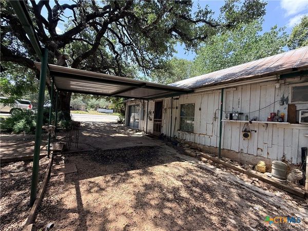 1414 Main Street , Blanco, TX 78606