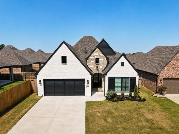 7912 N 146th East Avenue , Owasso, OK 74055