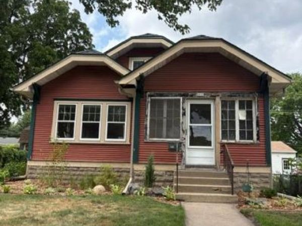 4415 Queen Avenue N, Minneapolis, MN 55412
