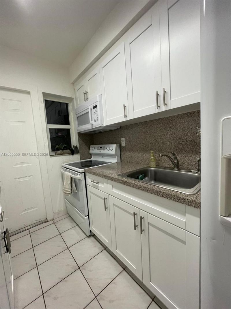 3551 SW 11th St , Unit 7B, Miami, FL 33135 Photo