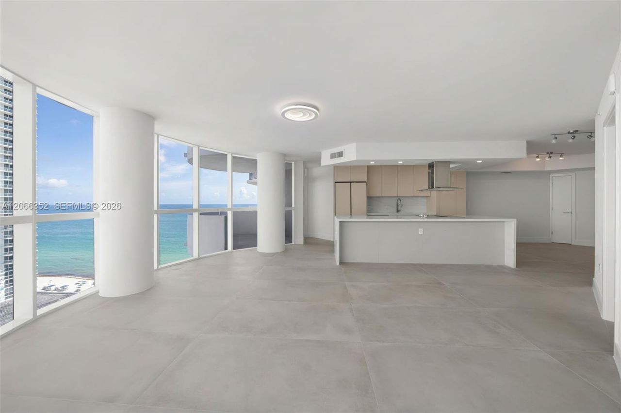 6301 Collins Ave , Unit 2307, Miami Beach, FL 33141 Photo