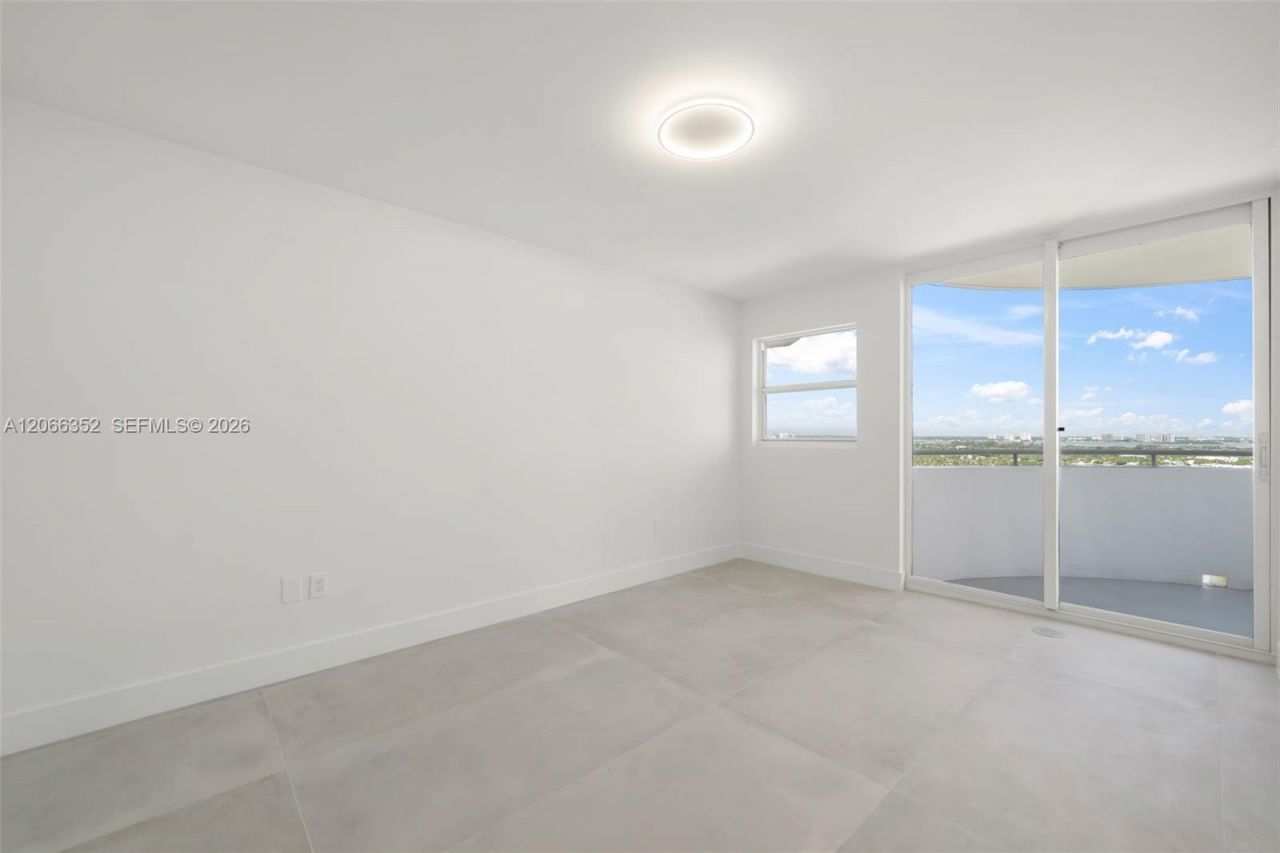 6301 Collins Ave , Unit 2307, Miami Beach, FL 33141 Photo