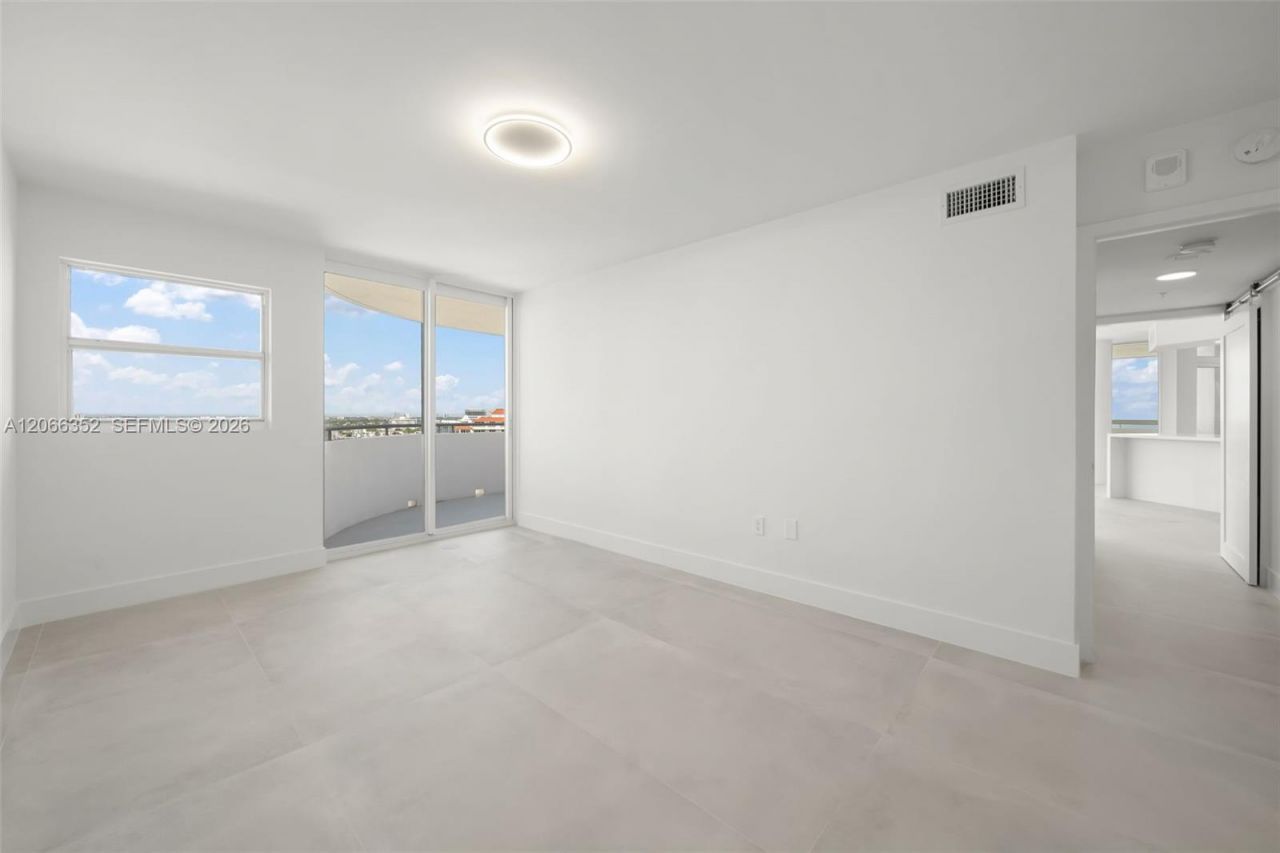 6301 Collins Ave , Unit 2307, Miami Beach, FL 33141 Photo