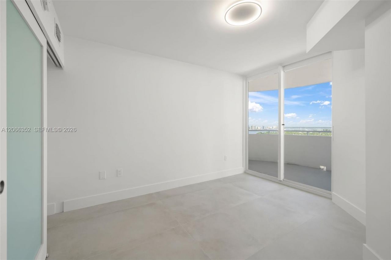 6301 Collins Ave , Unit 2307, Miami Beach, FL 33141 Photo