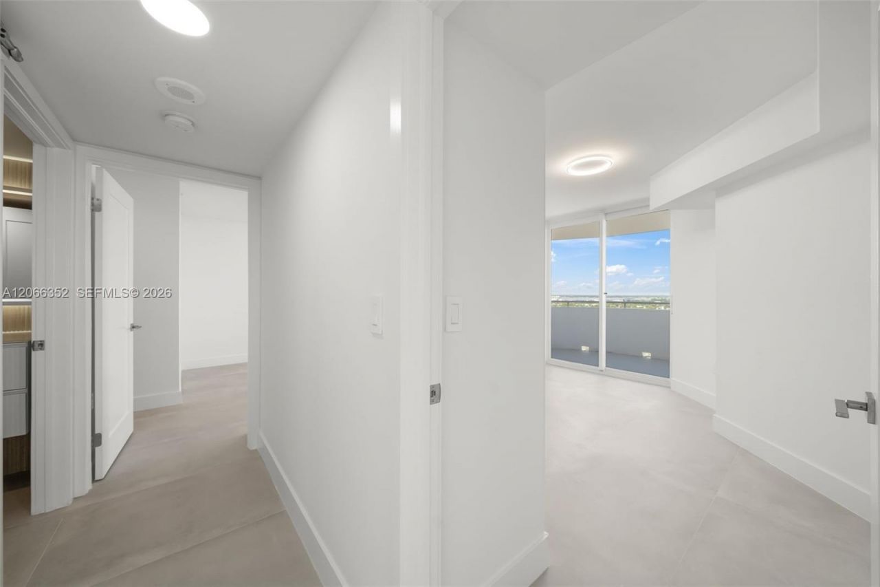 6301 Collins Ave , Unit 2307, Miami Beach, FL 33141 Photo