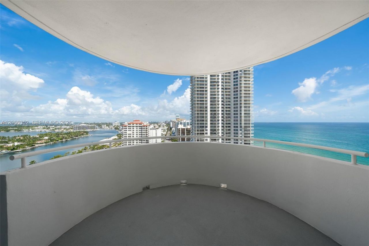 6301 Collins Ave , Unit 2307, Miami Beach, FL 33141 Photo