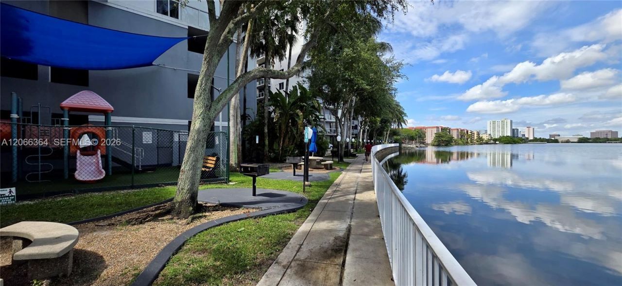 5085 NW 7th St , Unit 1505, Miami, FL 33126 Photo