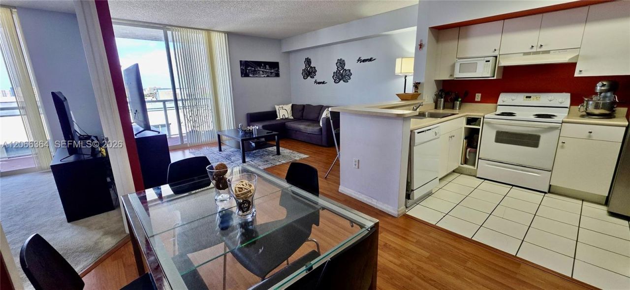 5085 NW 7th St , Unit 1505, Miami, FL 33126 Photo