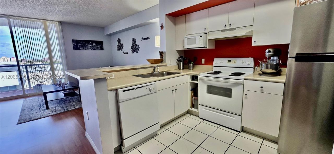 5085 NW 7th St , Unit 1505, Miami, FL 33126 Photo