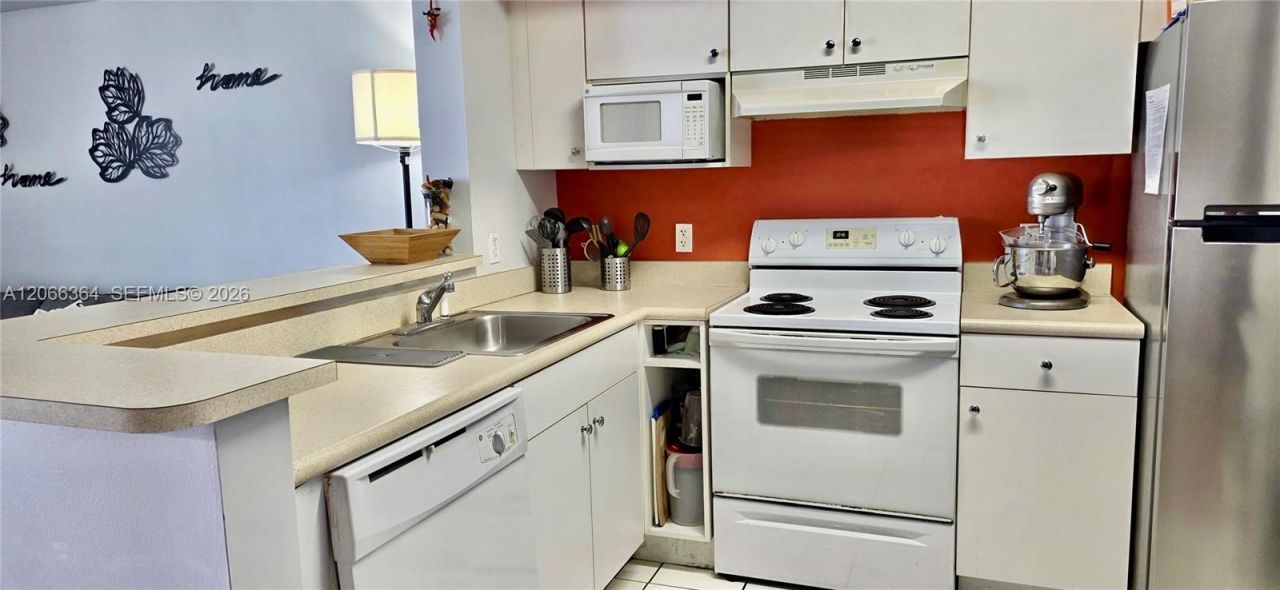 5085 NW 7th St , Unit 1505, Miami, FL 33126 Photo