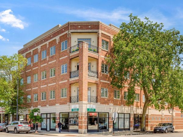 4705 S Champlain Avenue , Unit 202, Chicago, IL 60615