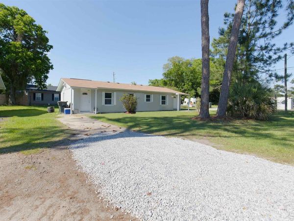 2121 Eliasberg Ave, Pensacola, FL 32507
