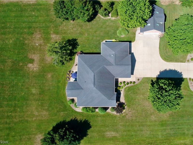 5044 Sunset Boulevard Road NW, Strasburg, OH 44680 Photo 2