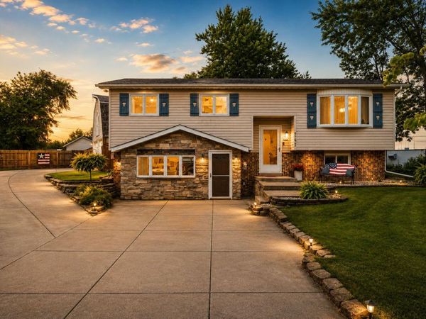 741 Hiawatha, Lowell, IN 46356
